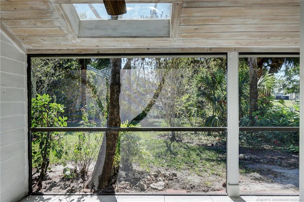 650 NE Wax Myrtle Way