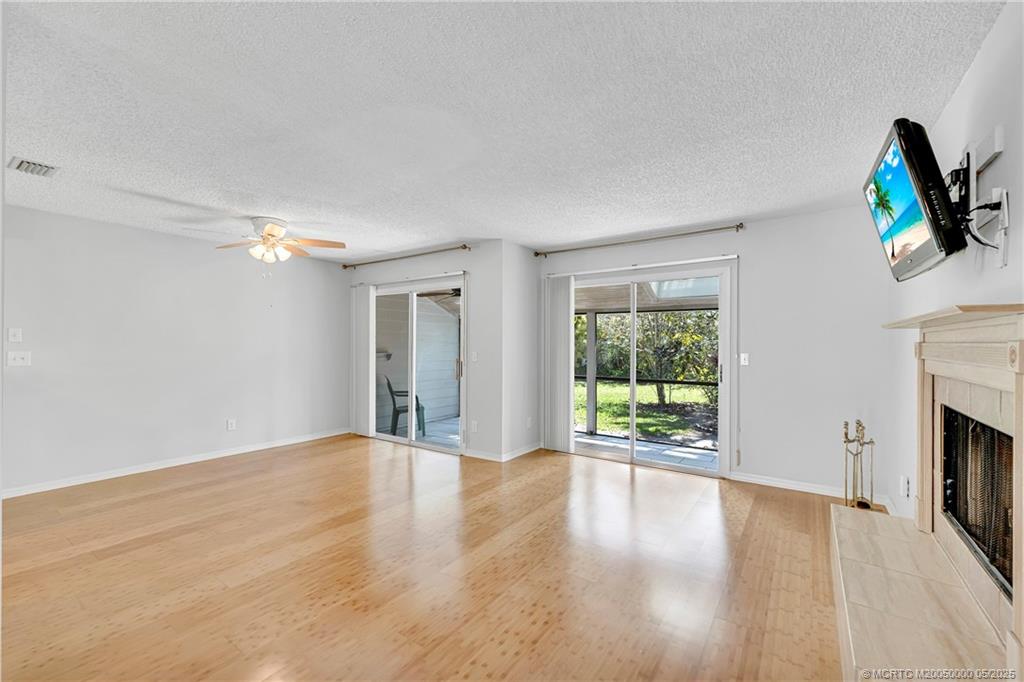 650 NE Wax Myrtle Way