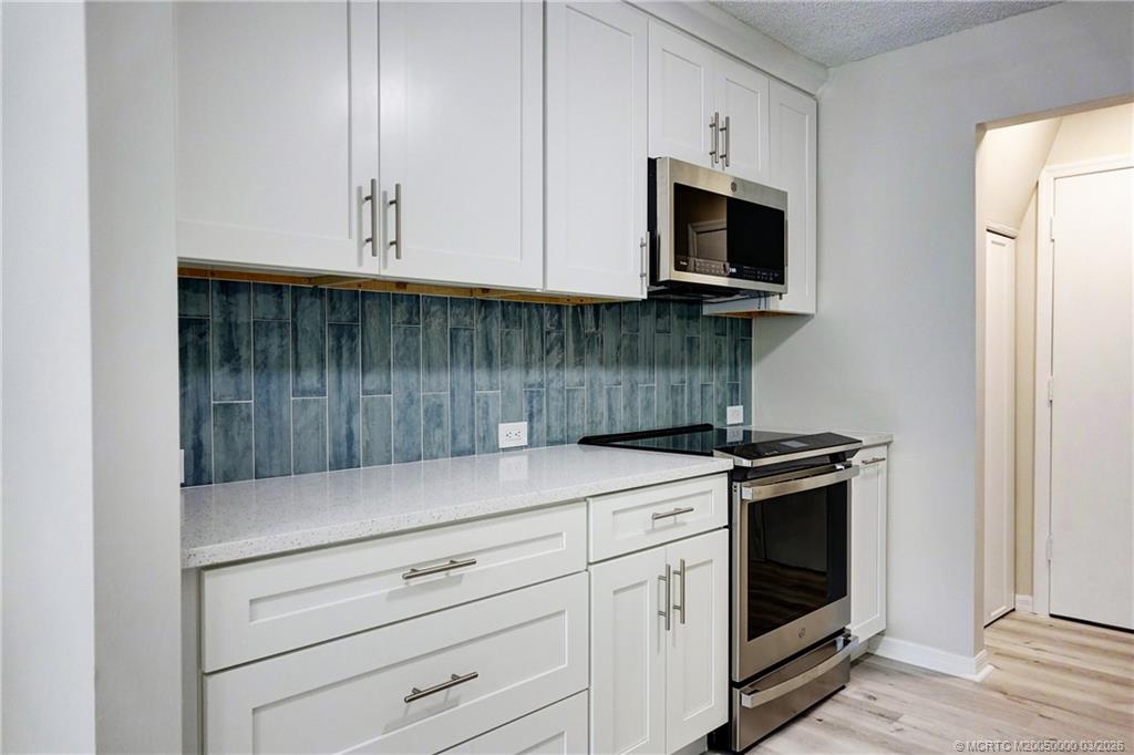 650 NE Wax Myrtle Way