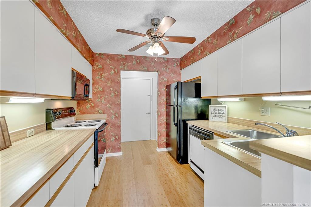 650 NE Wax Myrtle Way