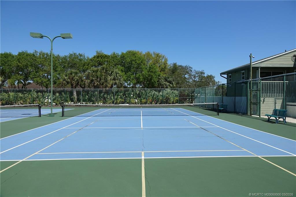 650 NE Wax Myrtle Way