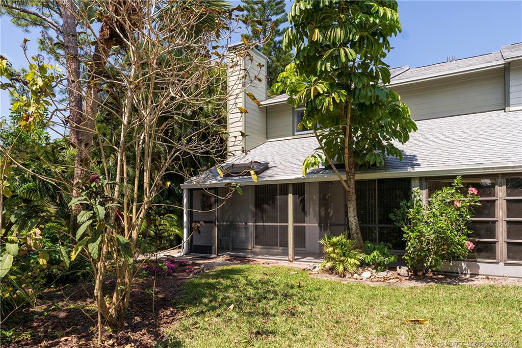 650 NE Wax Myrtle Way