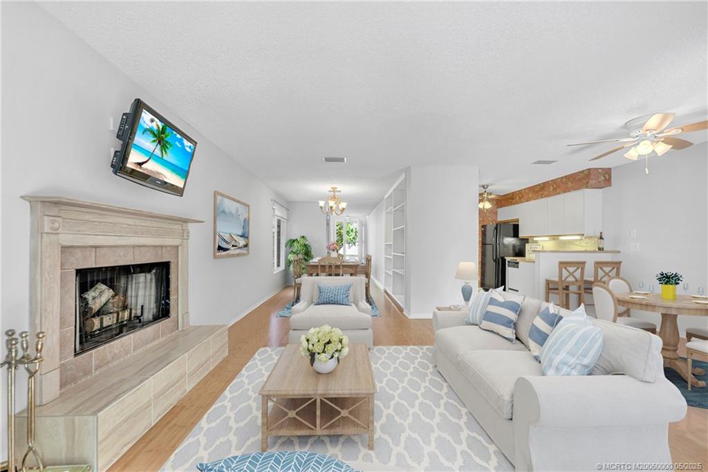 650 NE Wax Myrtle Way