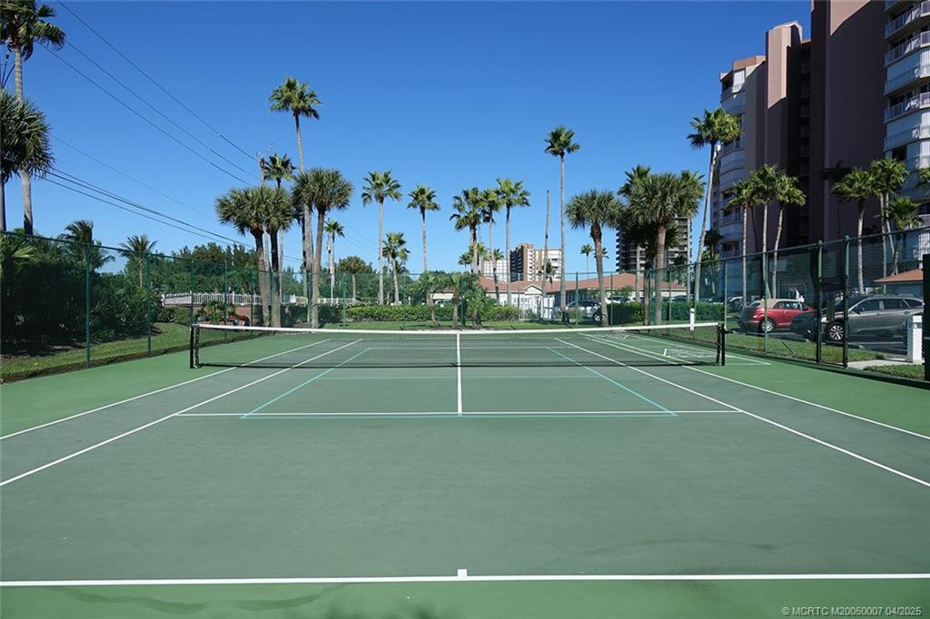 3880 N Highway A1a 905