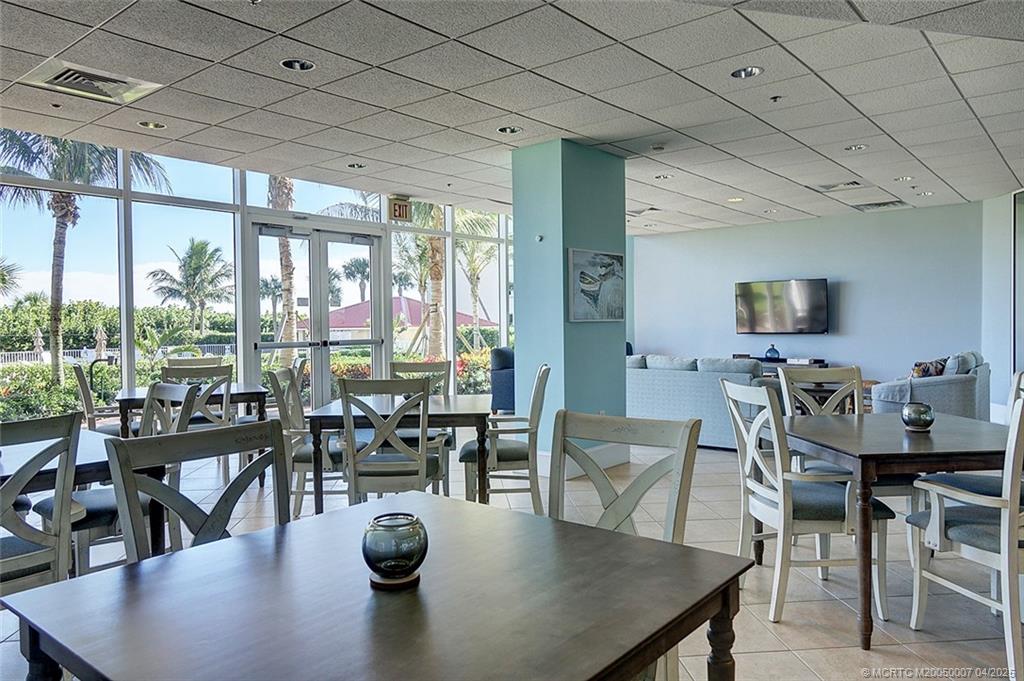 3880 N Highway A1a 905