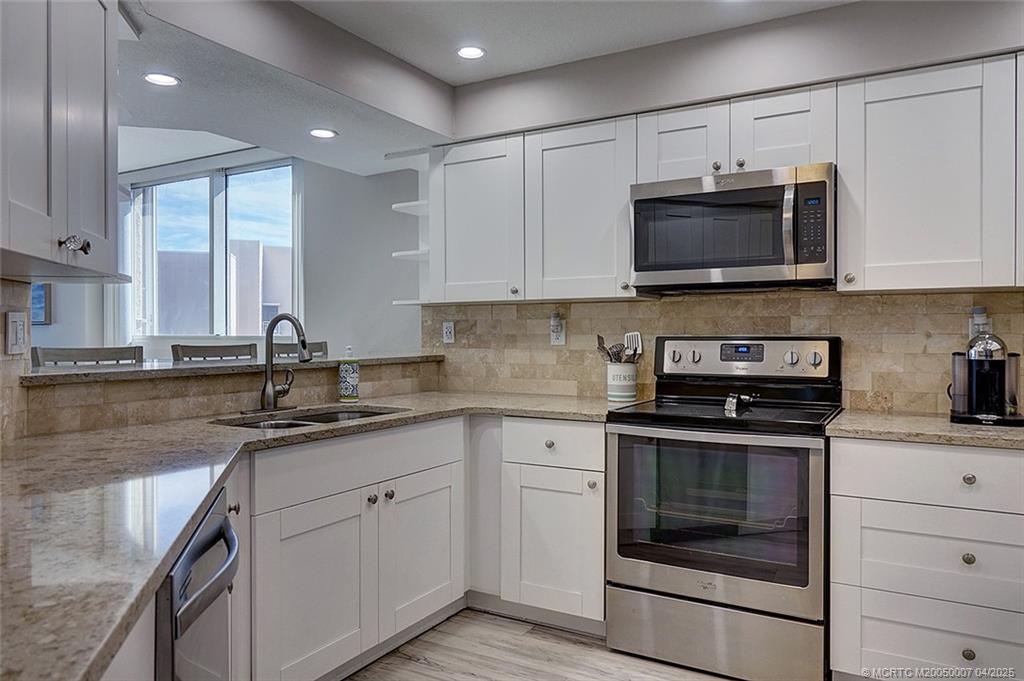 3880 N Highway A1a 905