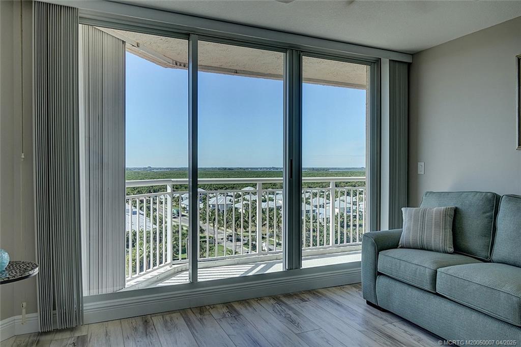 3880 N Highway A1a 905