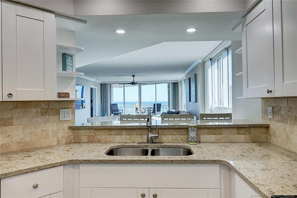 3880 N Highway A1a 905