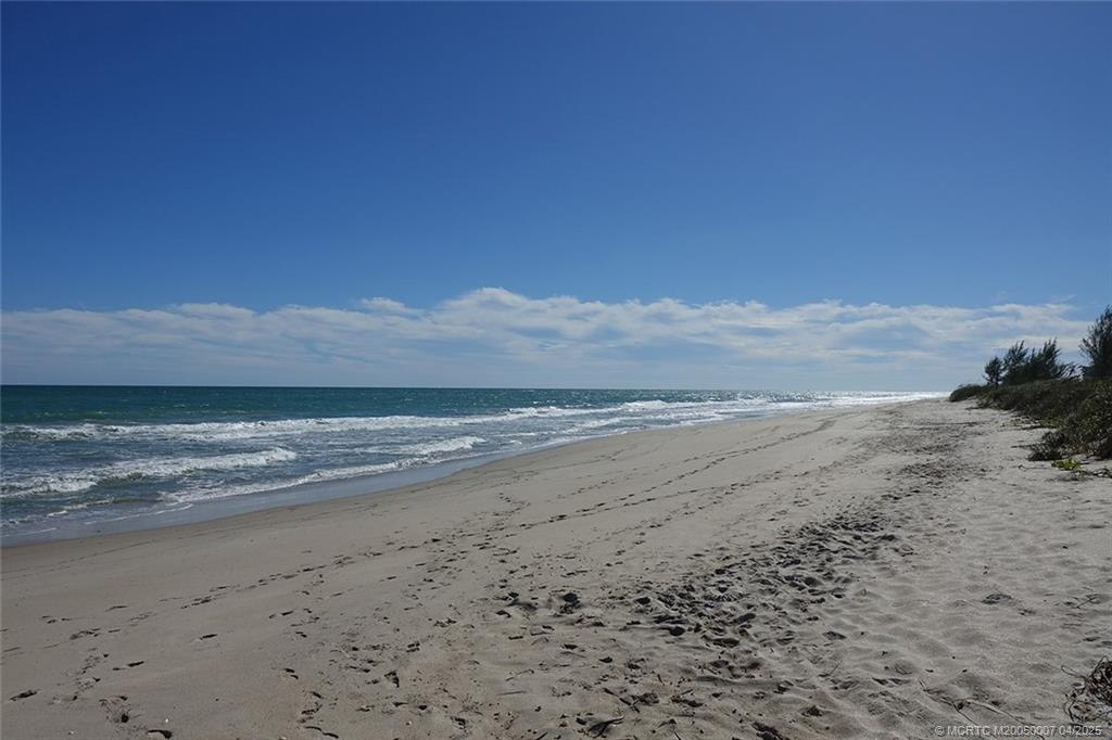 3880 N Highway A1a 905