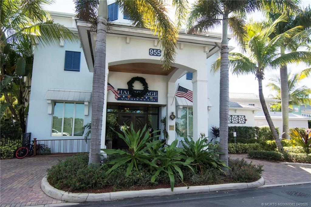975 NW Flagler Avenue 306