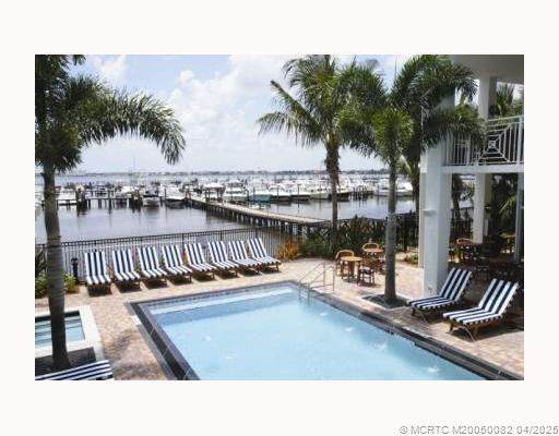975 NW Flagler Avenue 306