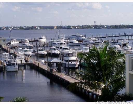 975 NW Flagler Avenue 306