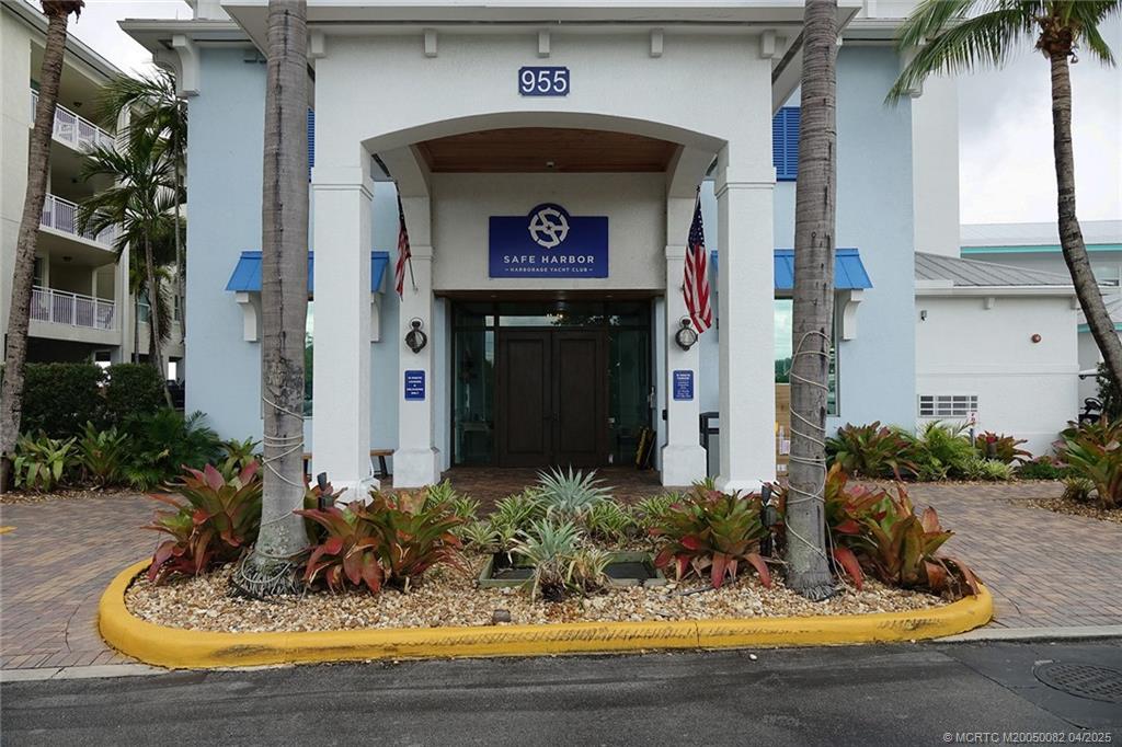 975 NW Flagler Avenue 306