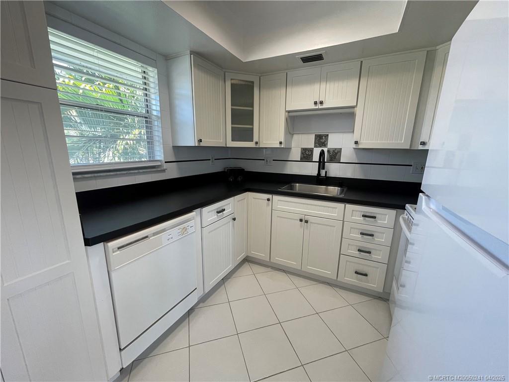 2929 SE Ocean Blvd 10