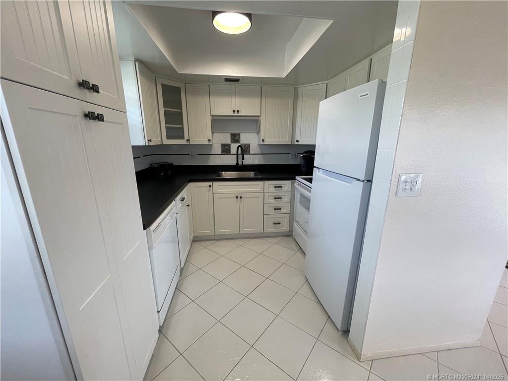 2929 SE Ocean Blvd 10