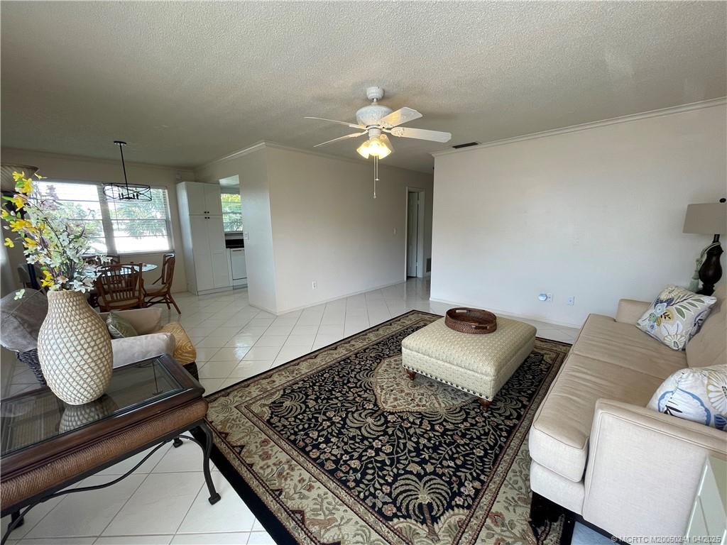 2929 SE Ocean Blvd 10