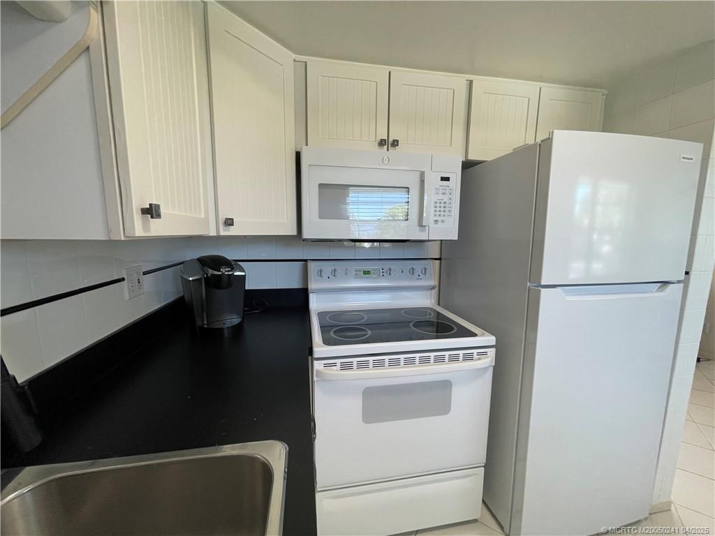 2929 SE Ocean Blvd 10