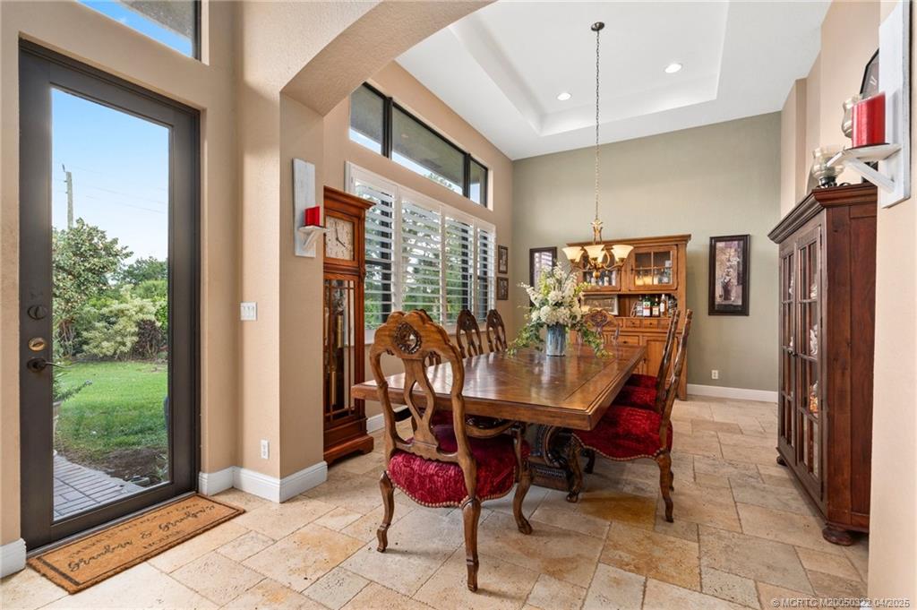 1219 SW Squire Johns Lane