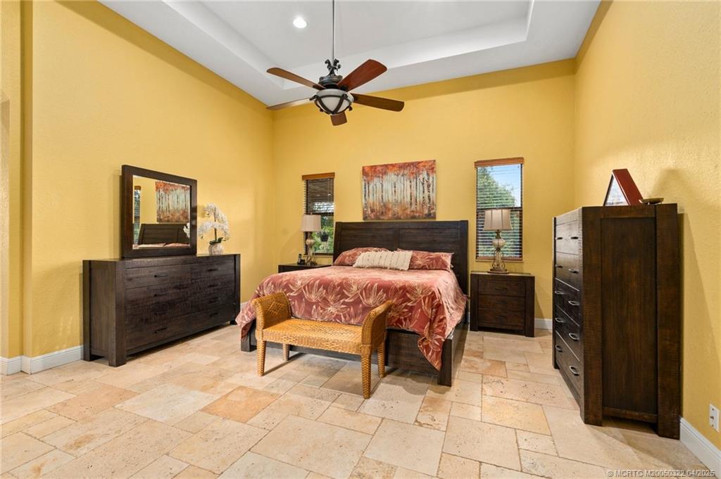 1219 SW Squire Johns Lane