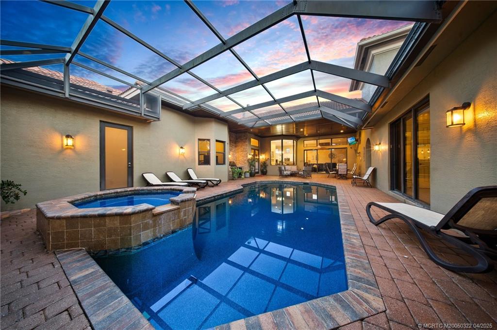 1219 SW Squire Johns Lane