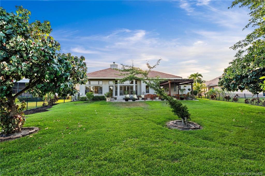 1219 SW Squire Johns Lane