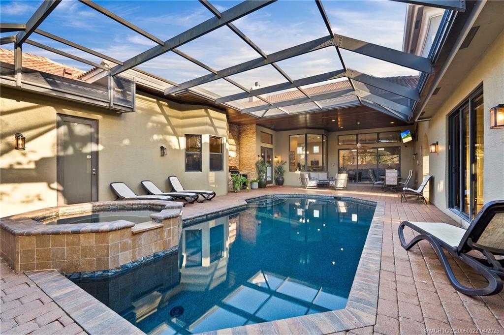 1219 SW Squire Johns Lane