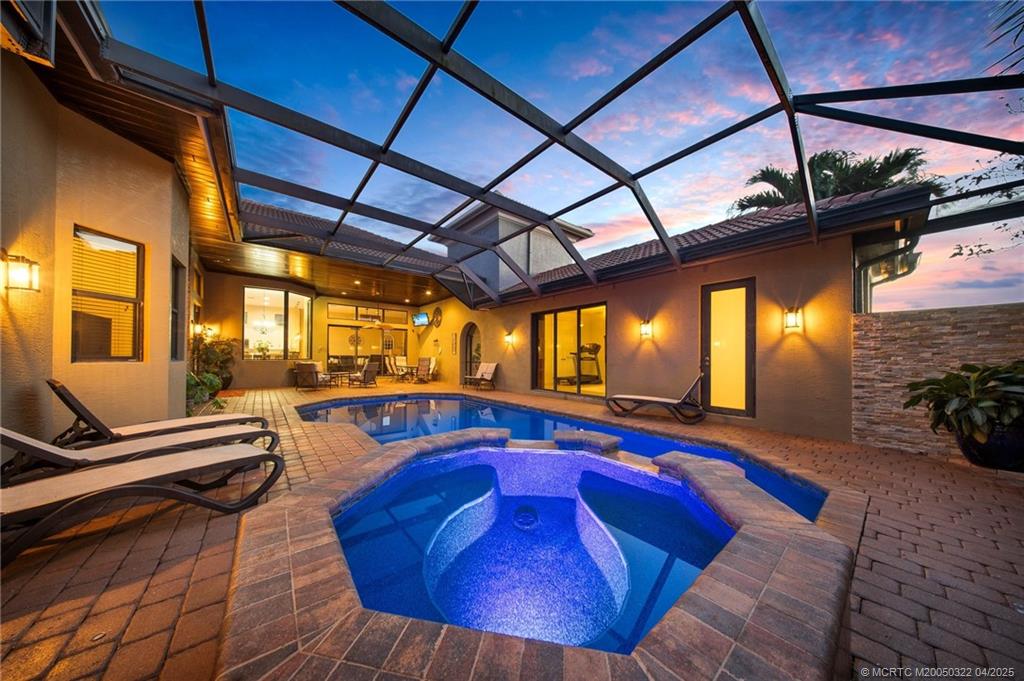 1219 SW Squire Johns Lane