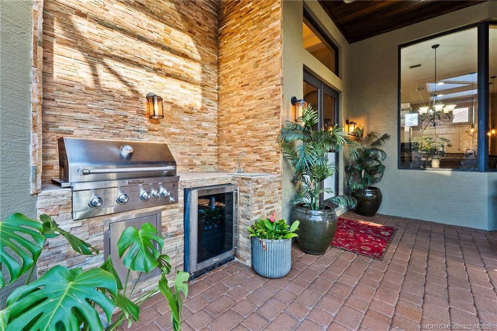 1219 SW Squire Johns Lane