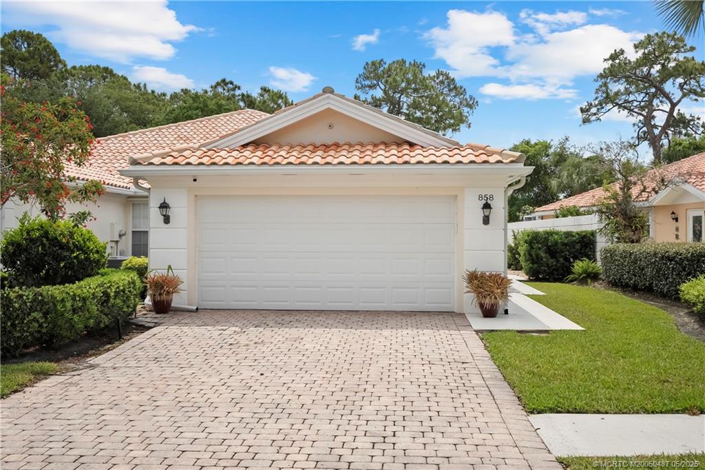 858 SW Balmoral Trace