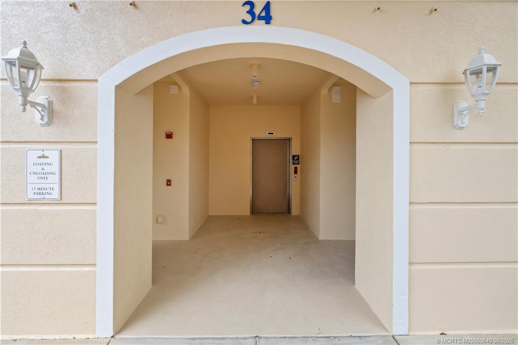 34 Harbour Isle Drive W 303