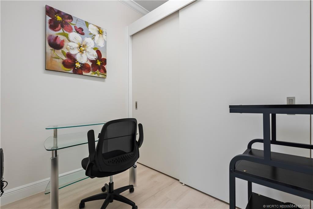 34 Harbour Isle Drive W 303