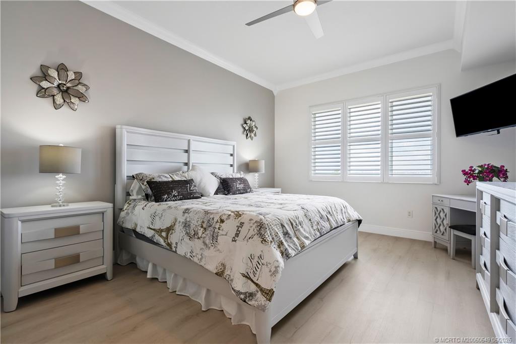 34 Harbour Isle Drive W 303