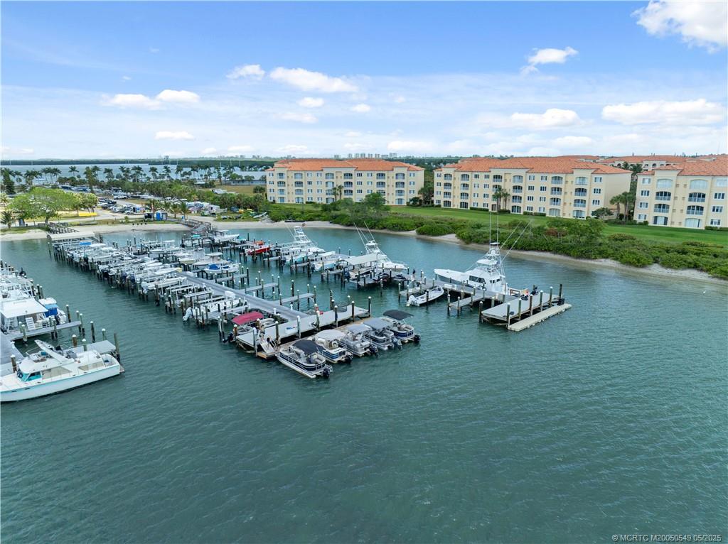 34 Harbour Isle Drive W 303