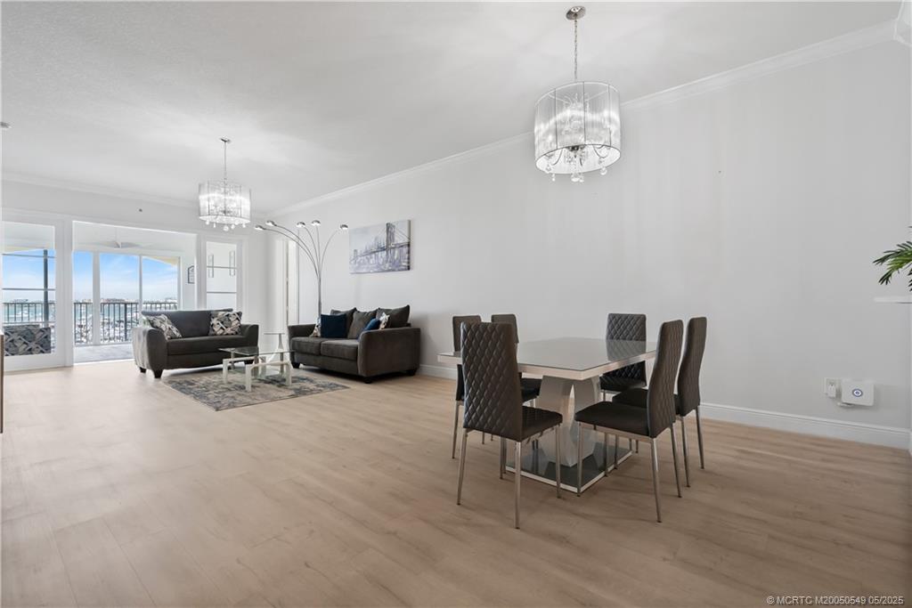 34 Harbour Isle Drive W 303