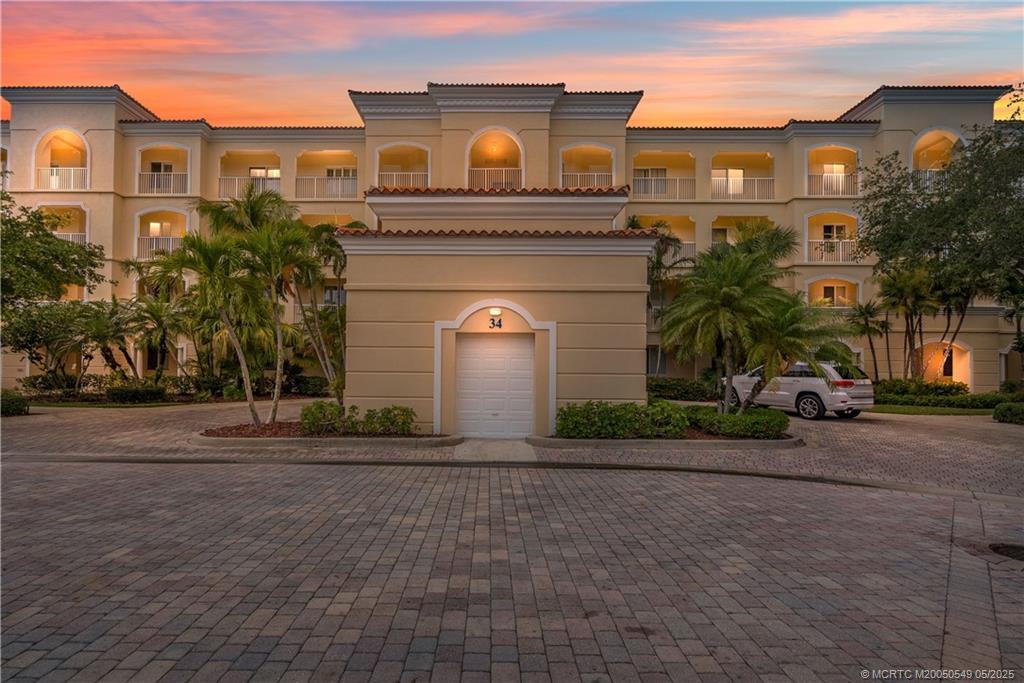 34 Harbour Isle Drive W 303