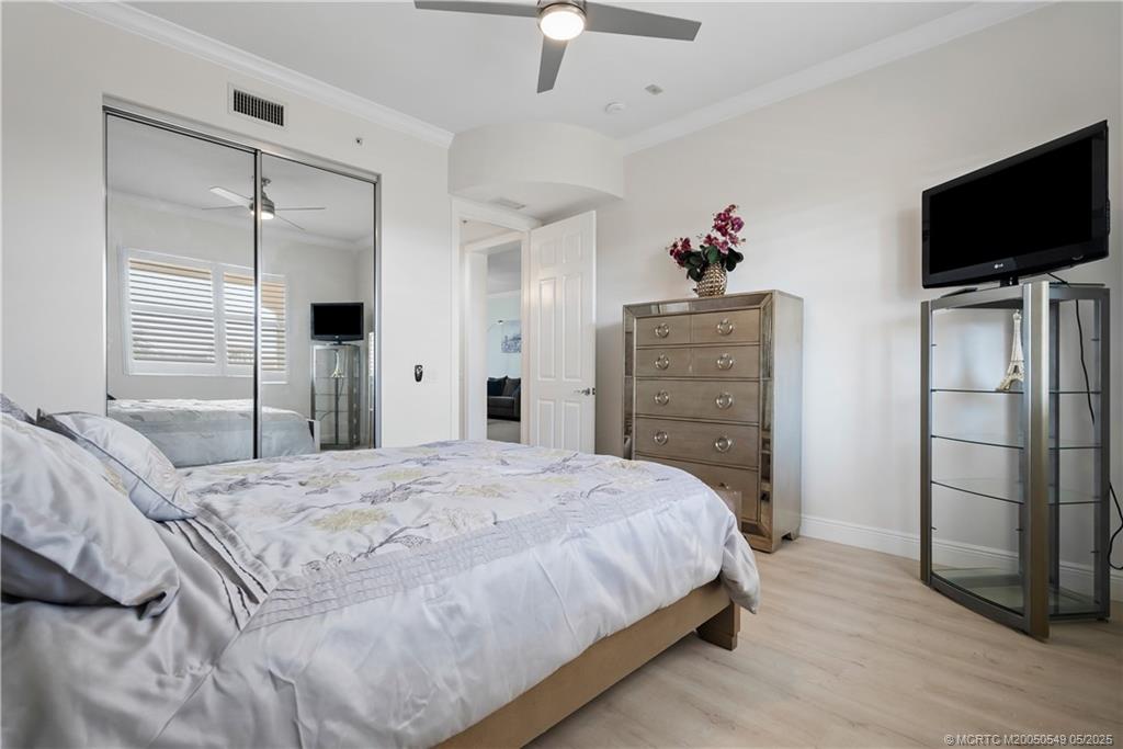 34 Harbour Isle Drive W 303