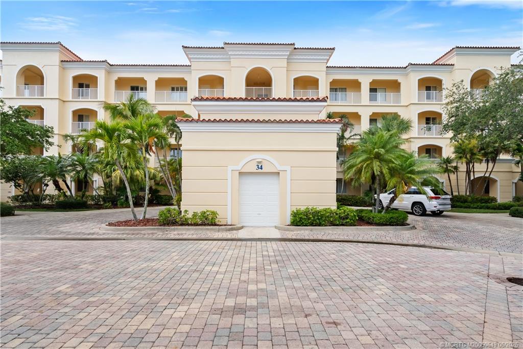 34 Harbour Isle Drive W 303