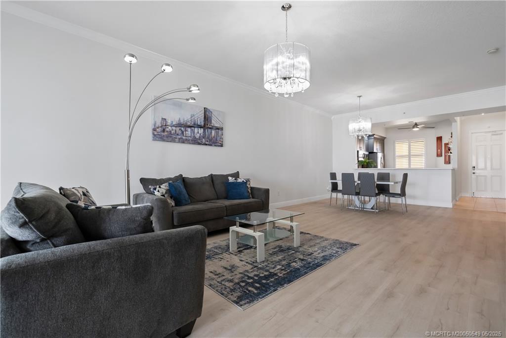 34 Harbour Isle Drive W 303