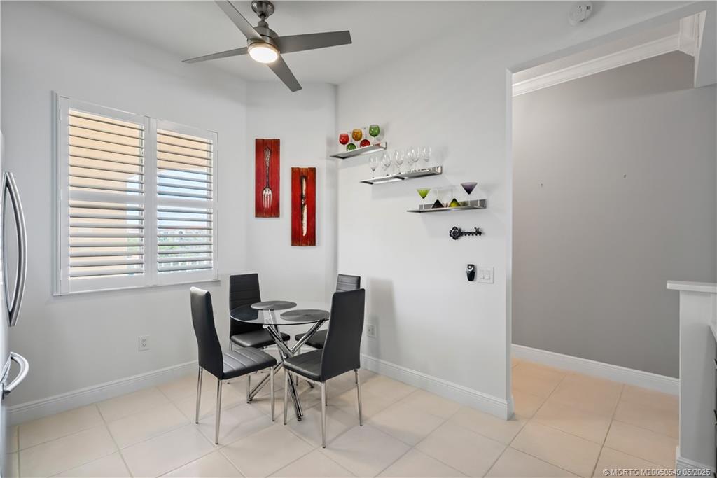 34 Harbour Isle Drive W 303