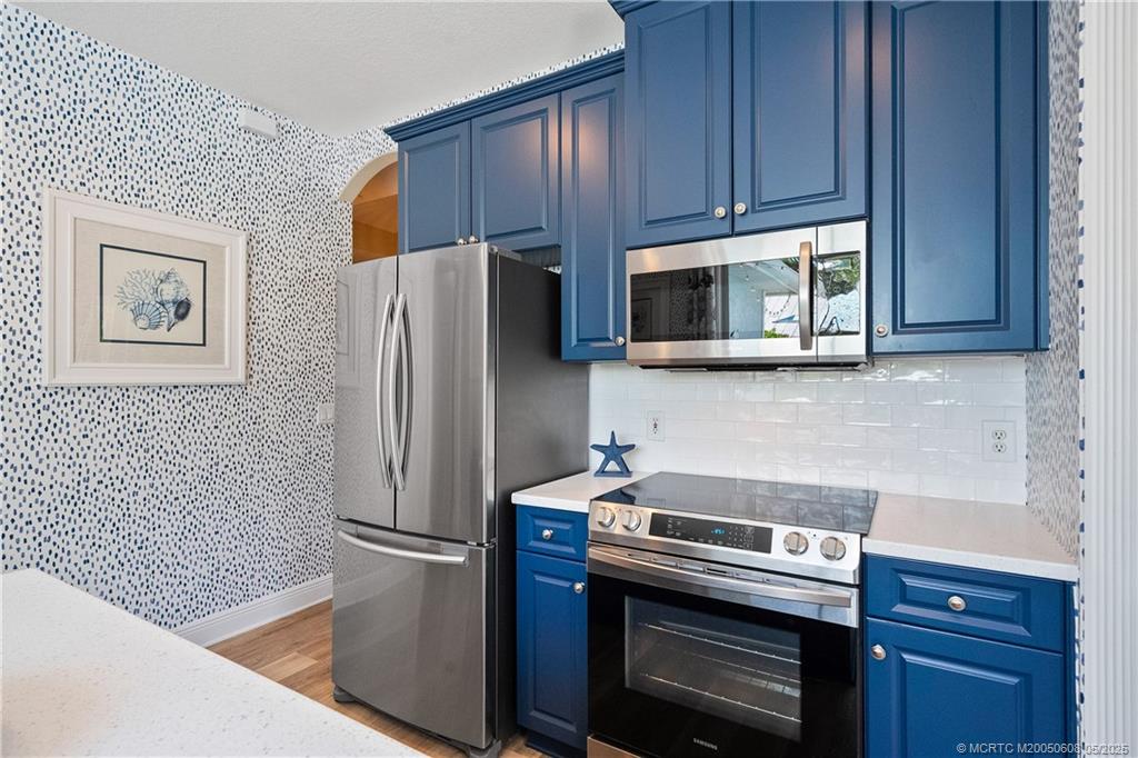 9333 SE Saturn Street