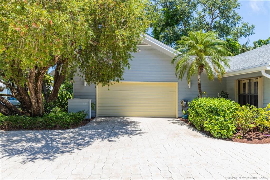 8 Kingston Ct