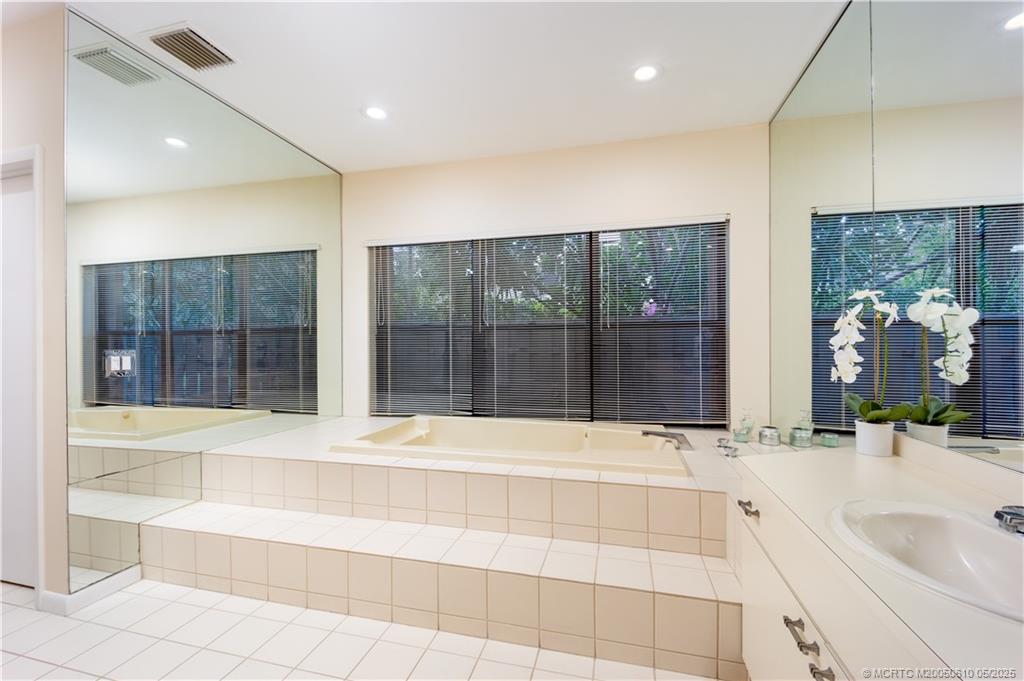 8 Kingston Ct