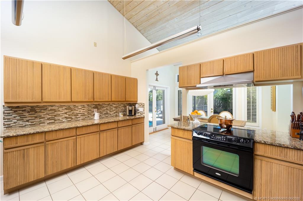 8 Kingston Ct