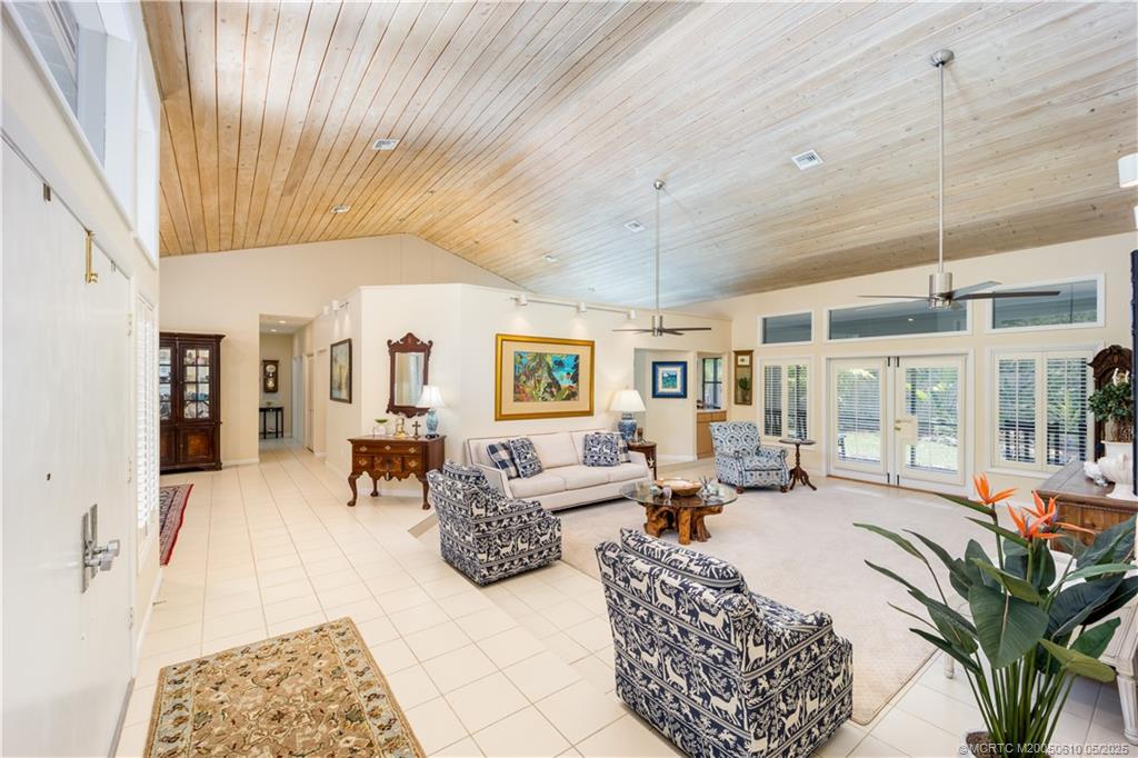 8 Kingston Ct