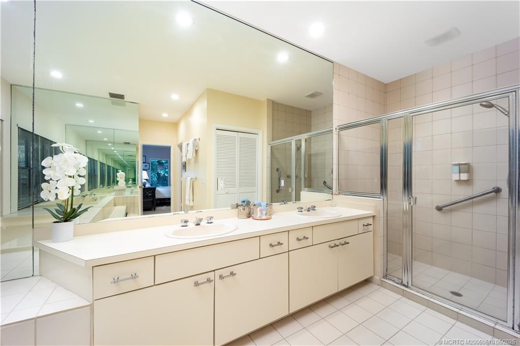 8 Kingston Ct