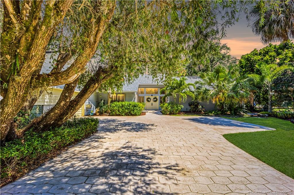 8 Kingston Ct