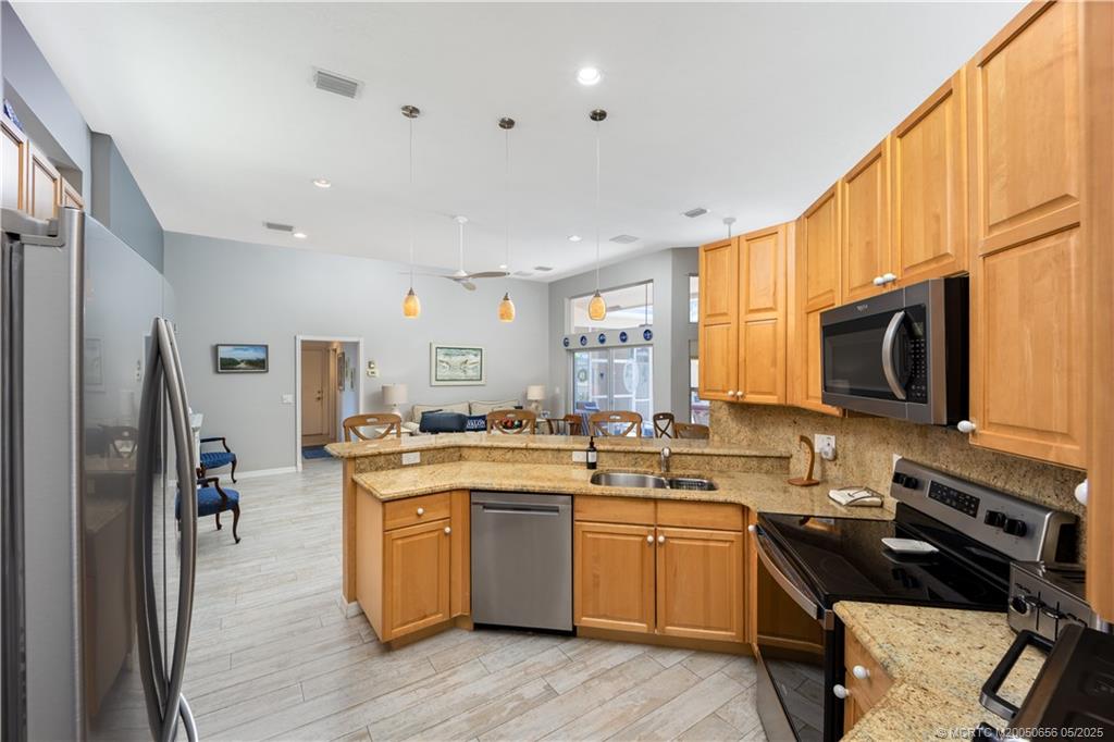 5028 SW Hammock Creek Drive