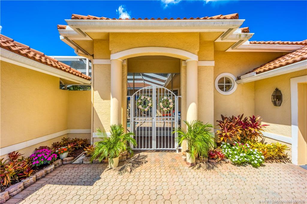 5028 SW Hammock Creek Drive