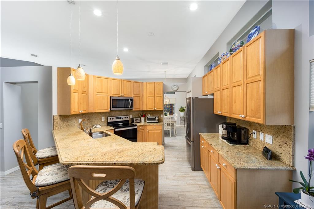 5028 SW Hammock Creek Drive