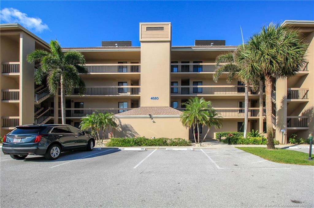 4680 NE Sandpebble Trace 3-304